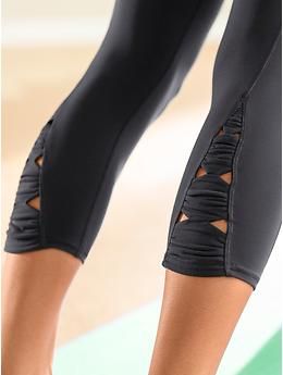 How cute are these Power X's & O's Capris from Athleta?!