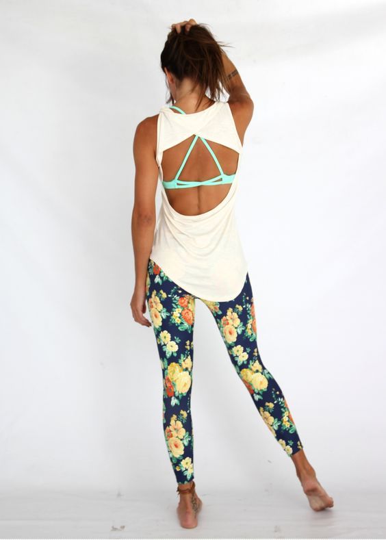 ♡ Women's Yoga Workout Clothes | Leggings | Good Fashion Blogger | Fitness App...