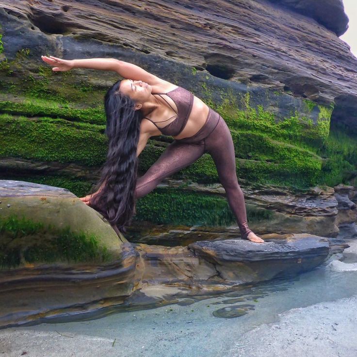 Shiela Advincula looks stunning in the High Waist Airbrush Legging #yoga #inspir...