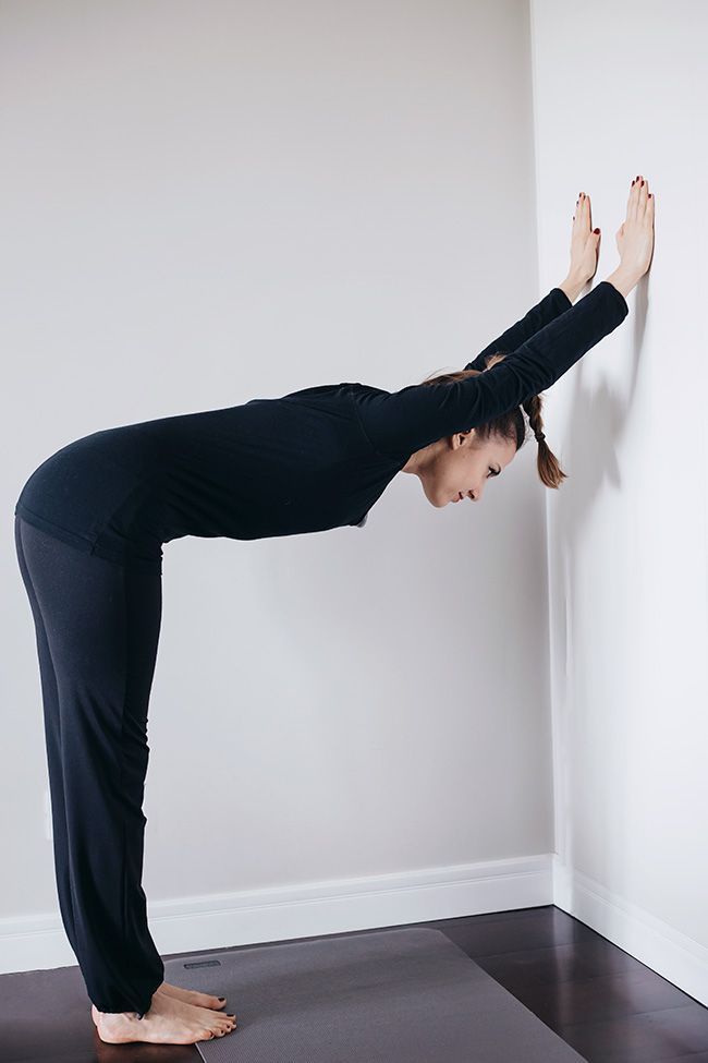 Wake-Me-Up Morning Yoga Stretches (That You Can Do in Bed!) | Hello Glow