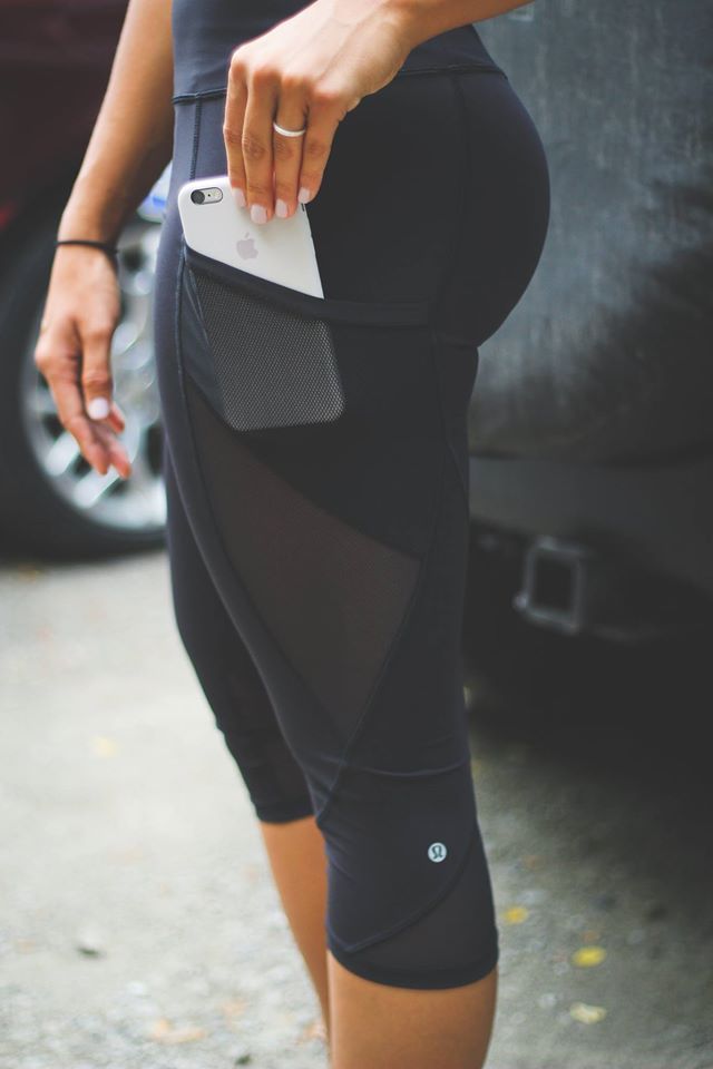 Don't we all wish that every pair of leggings/tights in our wardrobe had thi...