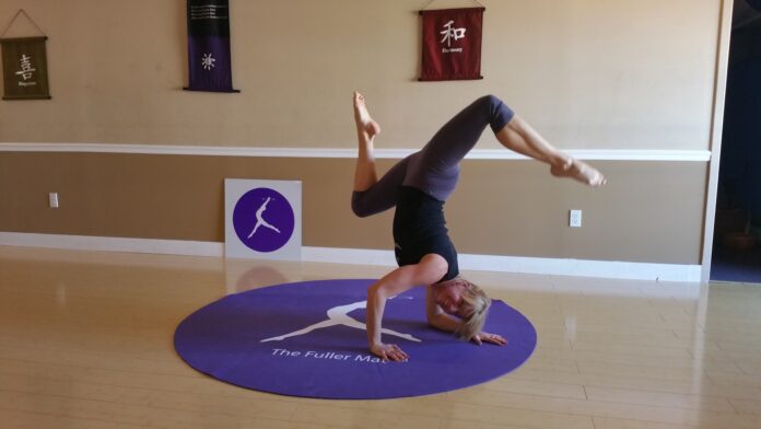 How do yoga teachers make a living?