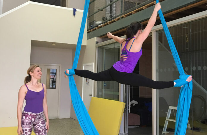 How many calories does aerial silks burn?