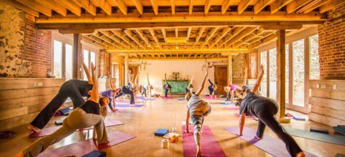 How much does a yoga studio owner make?