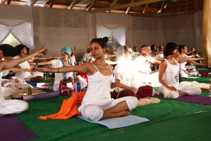 Can a beginner do Kundalini yoga?