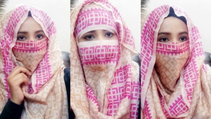 How do Muslims Wrap hair in scarf?