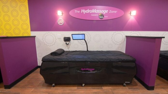 Can guests use HydroMassage Planet Fitness?