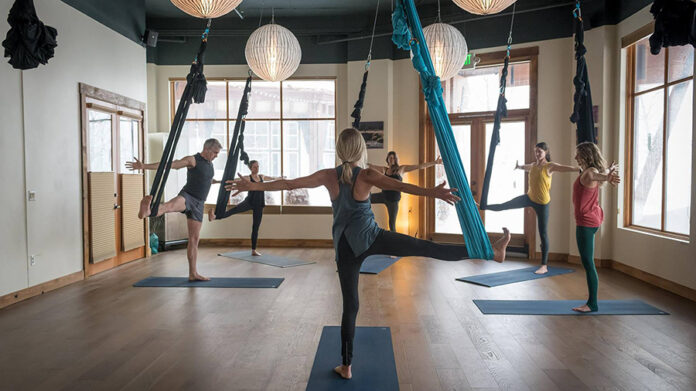 How much revenue do yoga studios make?