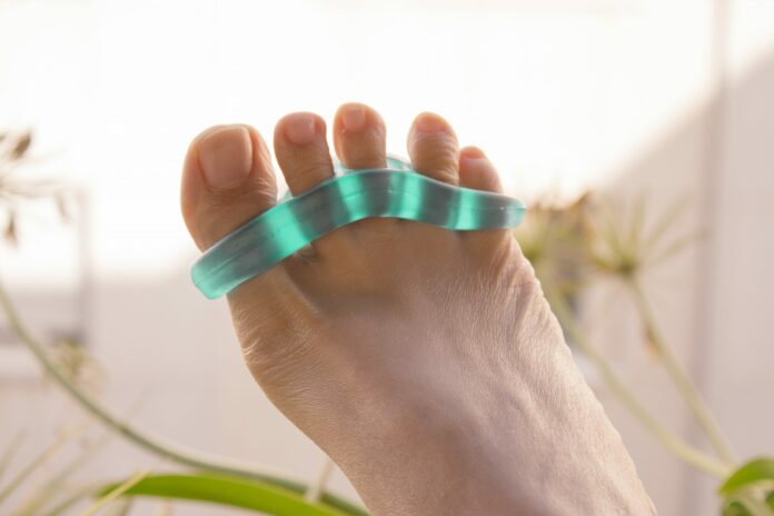 Are toe spreaders good for your feet?
