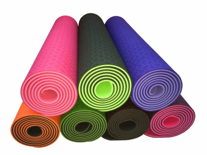 Is it better to have a thick yoga mat?