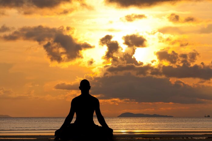 Is it okay to meditate before yoga?