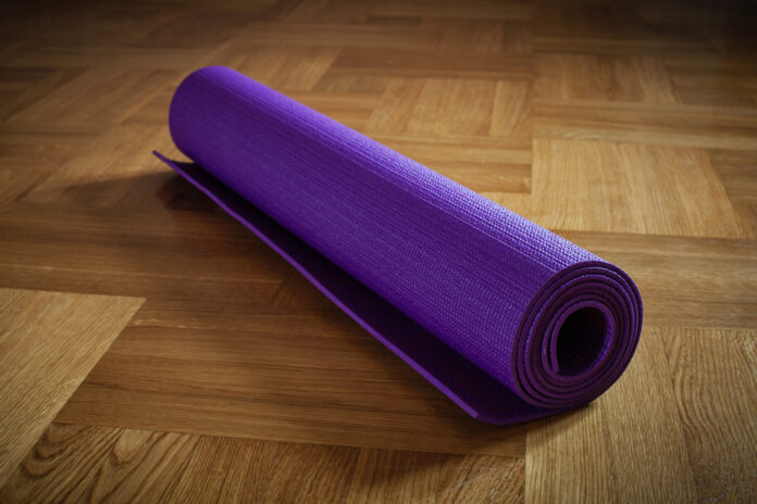 What should I spray my yoga mat with?