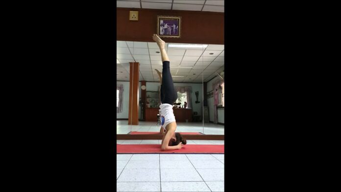 Can you break your neck doing a headstand?