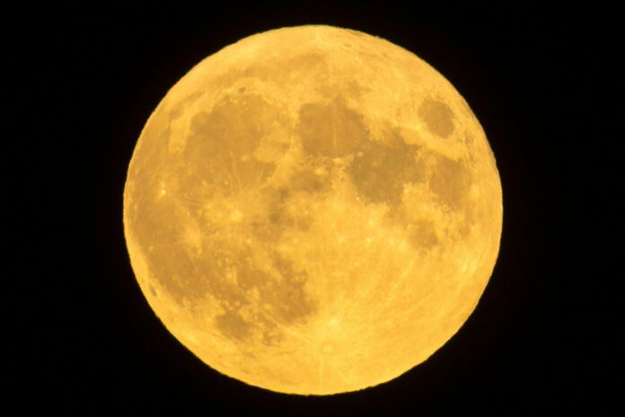 Why is Ashtanga yoga not practiced on moon days?