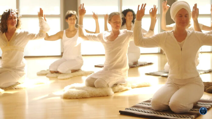 How do I become a Kundalini yoga teacher?