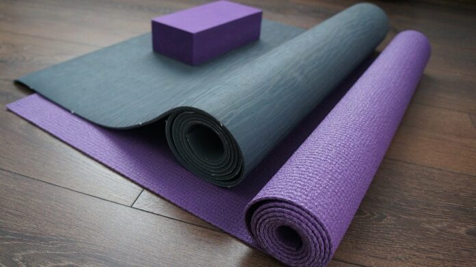 What are Lululemon mats made of?