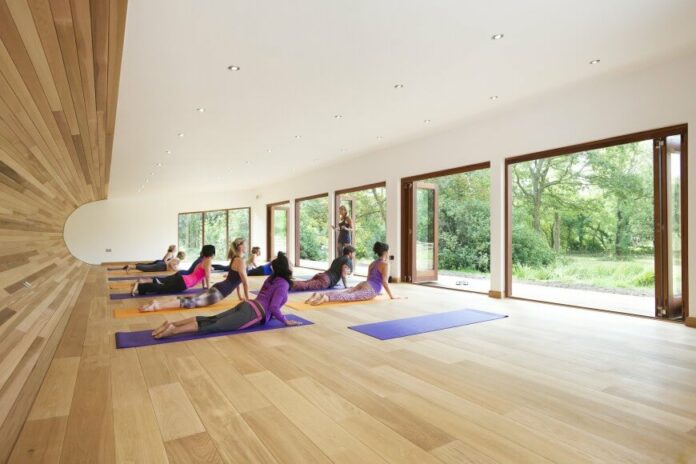 How do you decorate a yoga studio?