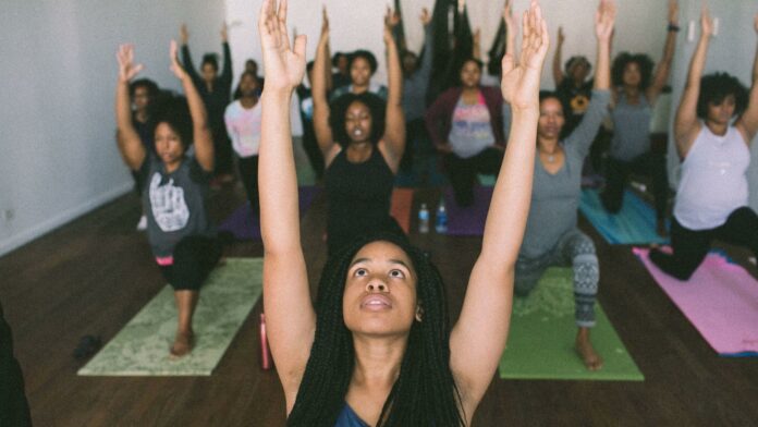 Do yoga wheel crack your back?