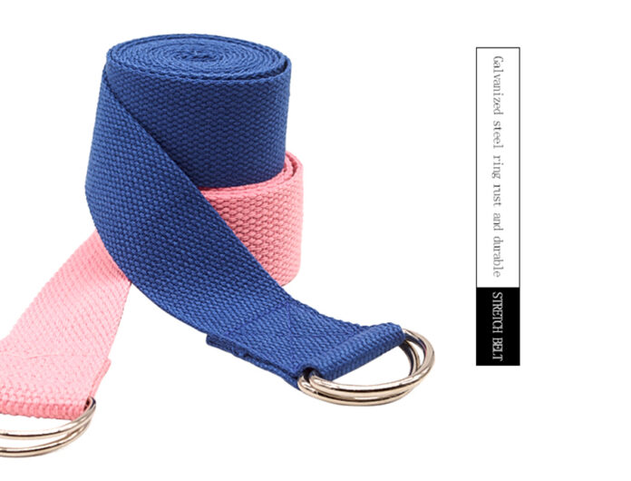 How do you use a yoga strap to carry a mat?
