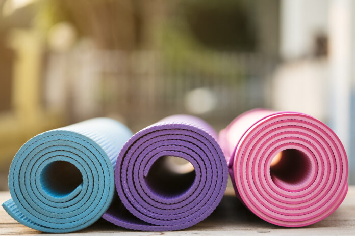 What is a good thickness for a yoga mat?