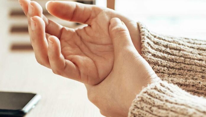 What are the signs of nerve damage in your hands?