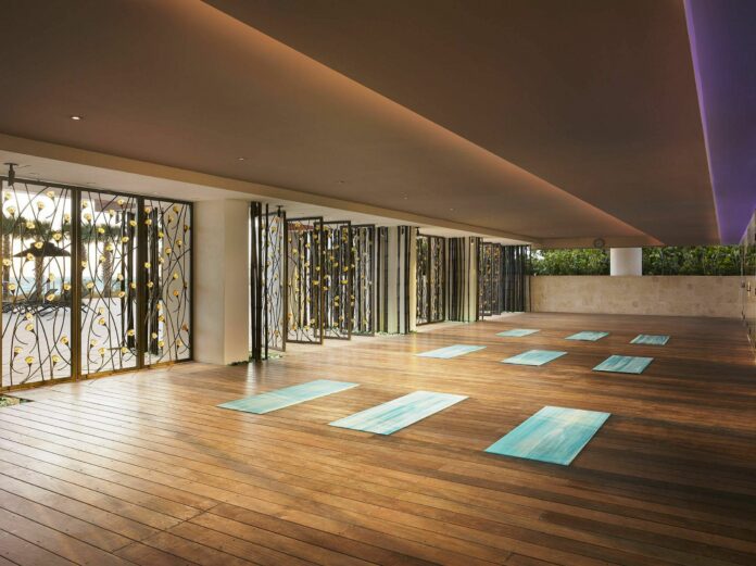 How do you decorate a yoga studio?