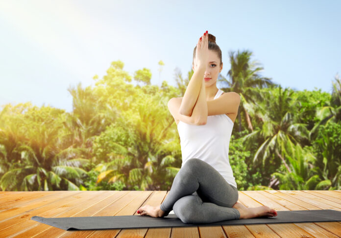 Can I meditate while doing yoga?