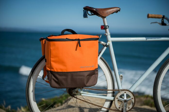 What is the difference between saddle bags and panniers?