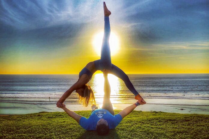 What is the benefits of AcroYoga?