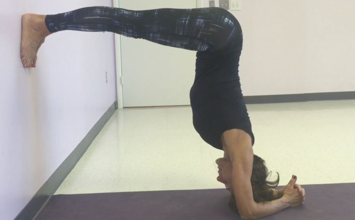 Who should not do headstand?