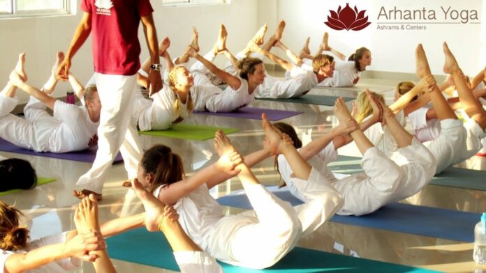 How long is a yoga course in India?