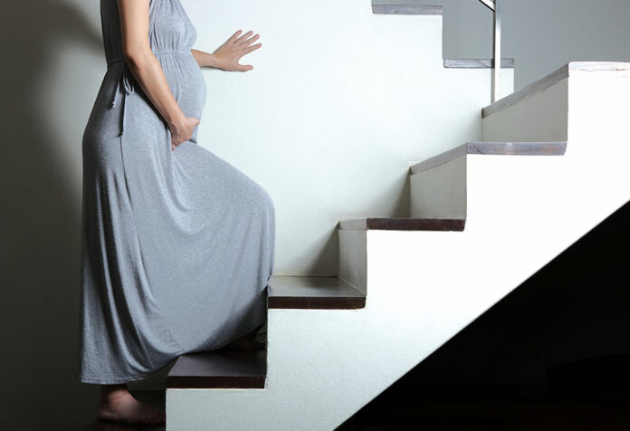 How many steps should a pregnant woman walk a day?
