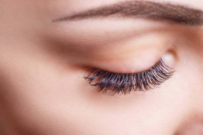How do eyelash extensions look after 2 weeks?