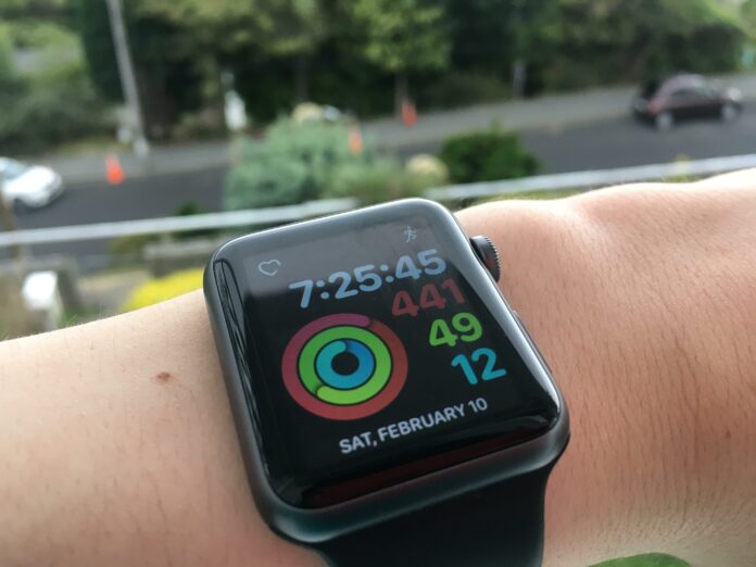 Can I swim with my Apple Watch 7?